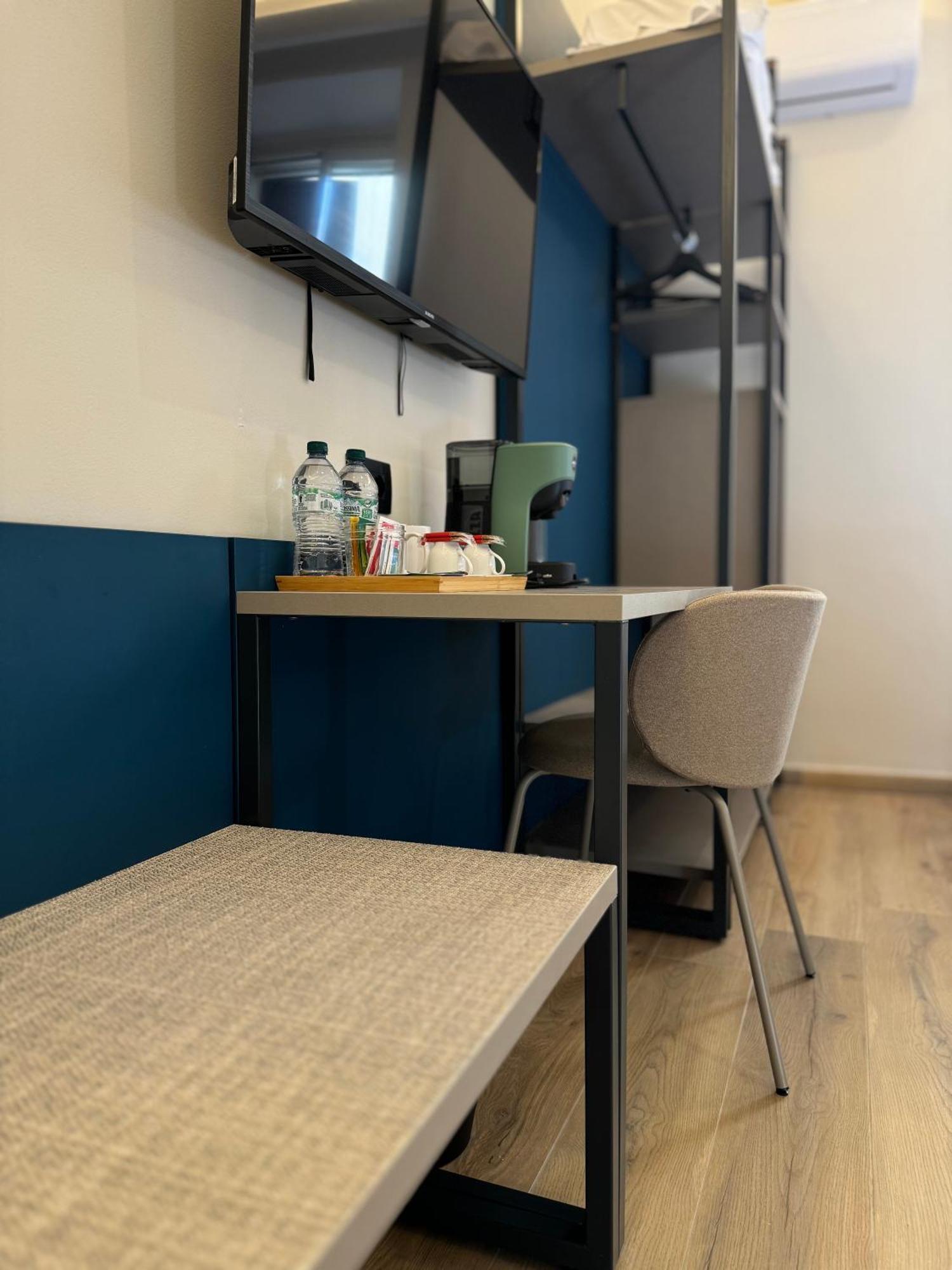 Honeycomb Guesthouse โรม ภายนอก รูปภาพ