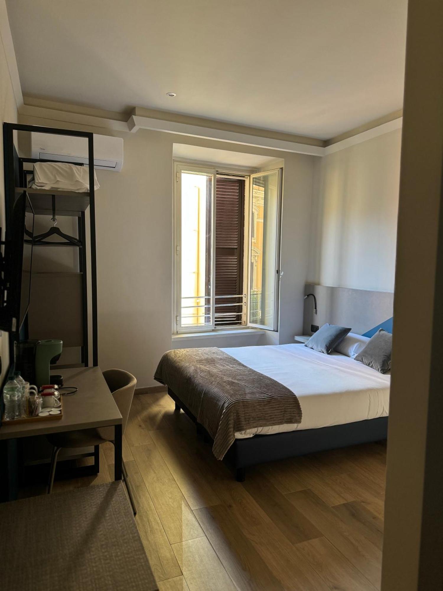 Honeycomb Guesthouse โรม ภายนอก รูปภาพ
