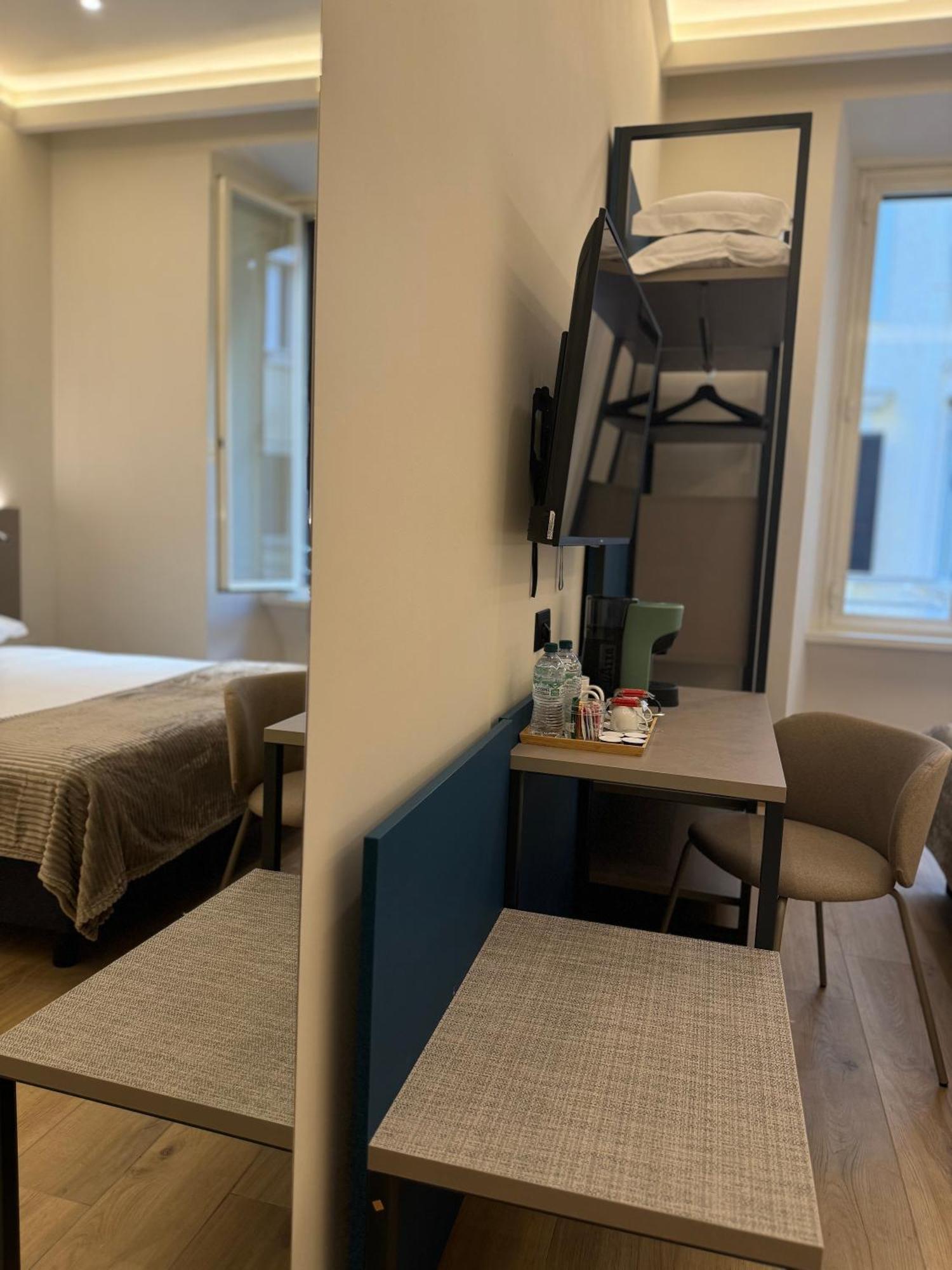 Honeycomb Guesthouse โรม ภายนอก รูปภาพ