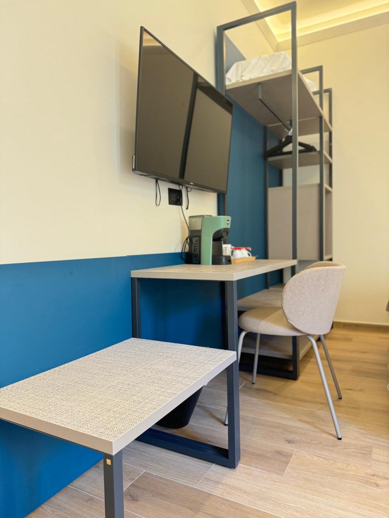 Honeycomb Guesthouse โรม ภายนอก รูปภาพ