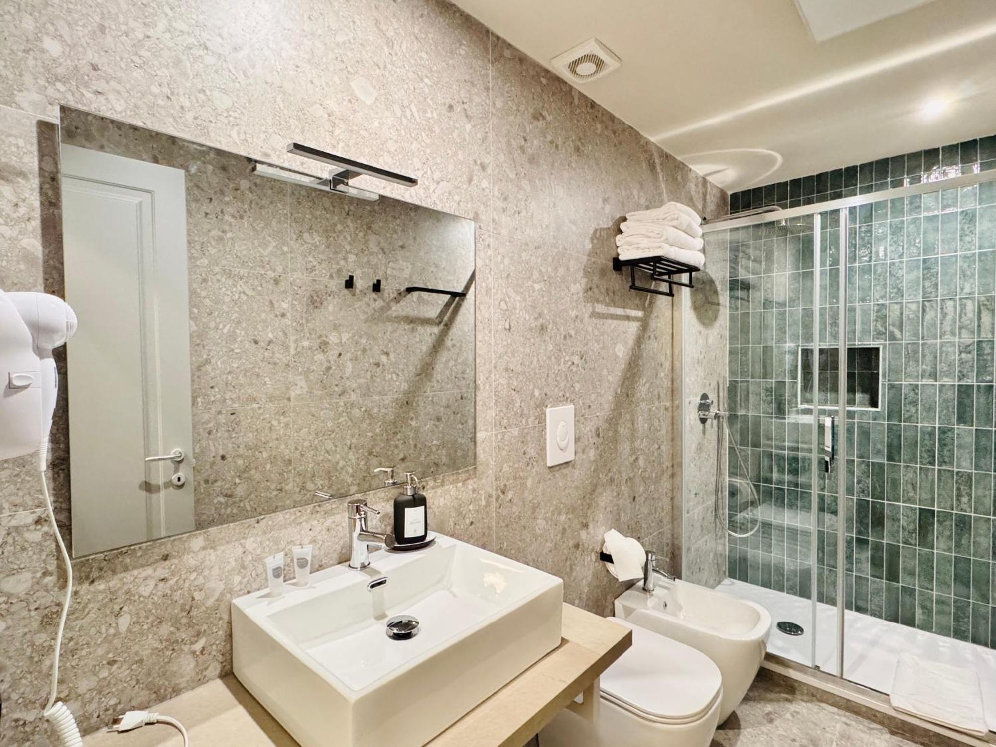 Honeycomb Guesthouse โรม ภายนอก รูปภาพ
