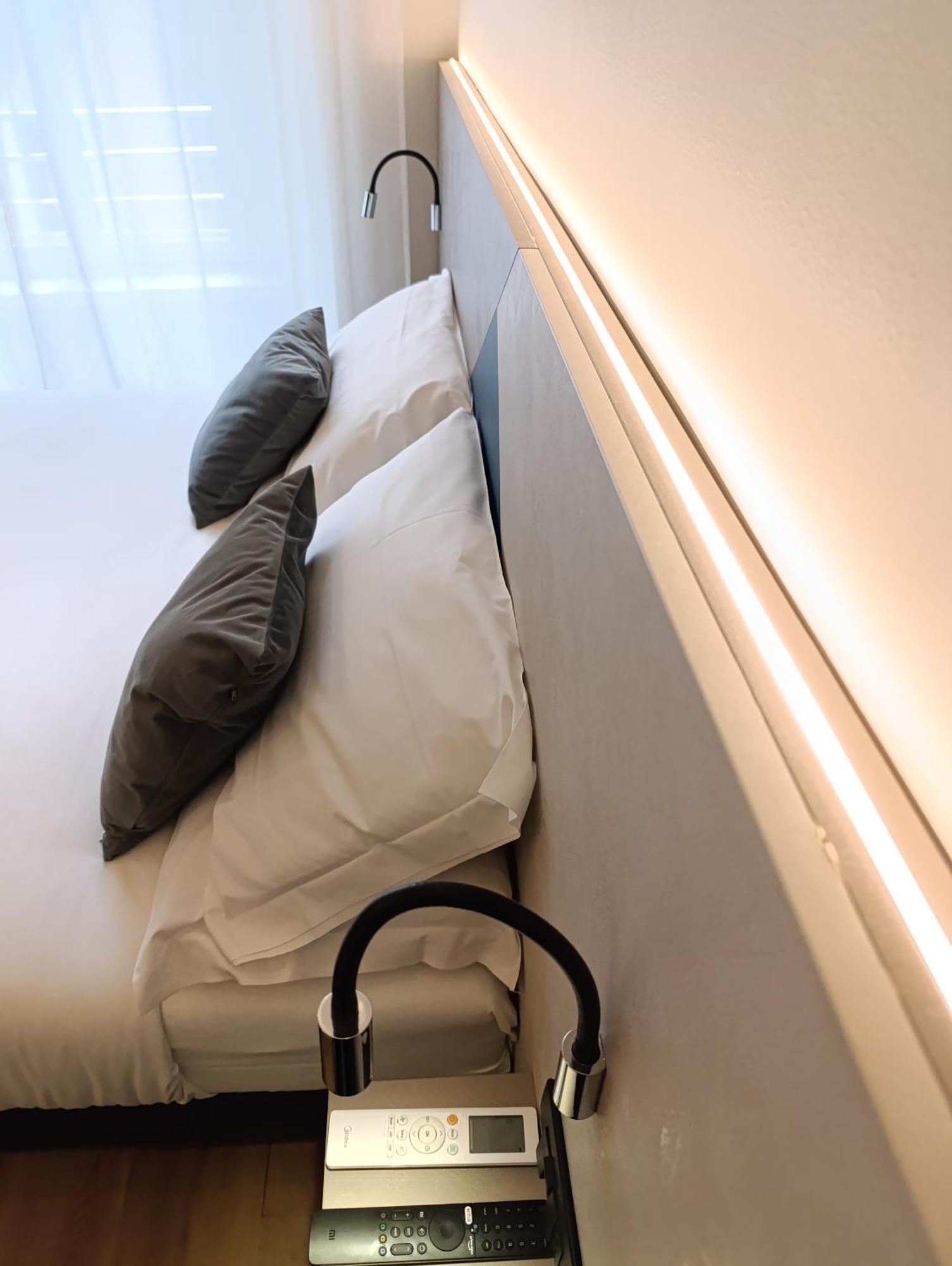 Honeycomb Guesthouse โรม ภายนอก รูปภาพ