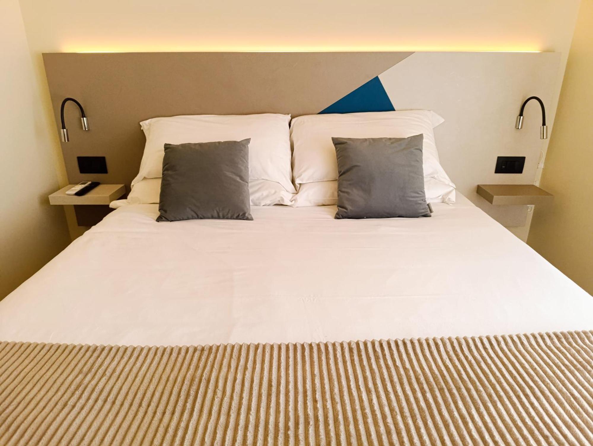 Honeycomb Guesthouse โรม ภายนอก รูปภาพ
